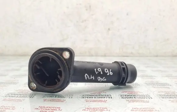 Audi A4 S4 B6 8E 8H Engine coolant pipe/hose 038121121B