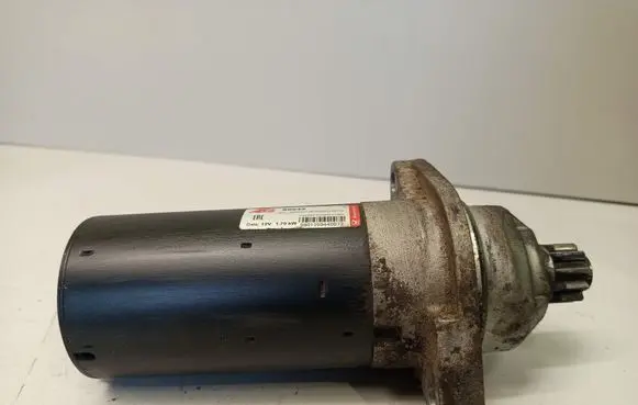Volkswagen PASSAT B6 Starter motor S0243