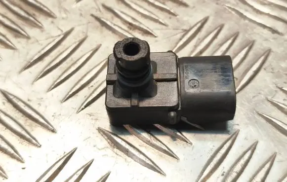 Chrysler Pacifica Air pressure sensor 5033310AC