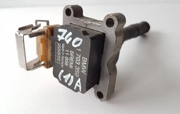 BMW 7 E38 High voltage ignition coil 1703359 11856