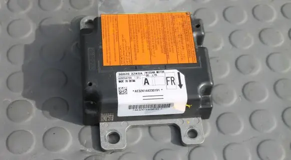 Nissan Pulsar Airbag control unit/module 3ZK0A