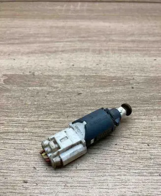 Renault Twingo II Brake pedal sensor switch 8200168238
