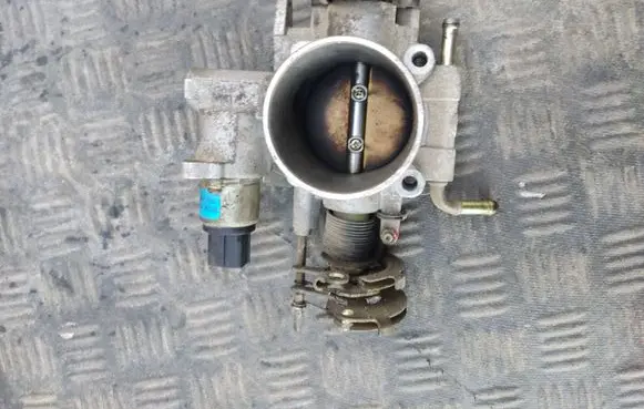 Subaru Legacy Throttle valve