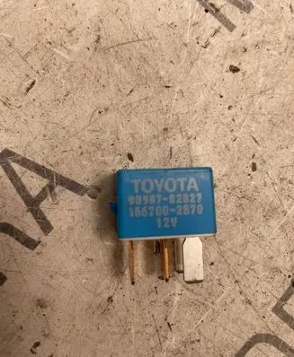 Lexus CT 200H Coolant fan relay 9098702027