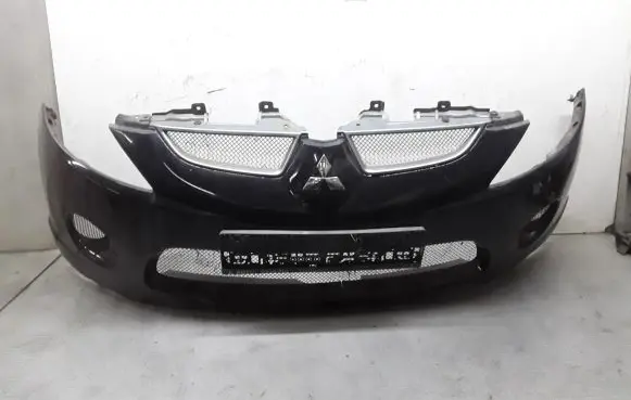 Mitsubishi Grandis Front bumper