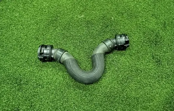 Peugeot 2008 II Engine coolant pipe/hose 9824261780 HSR2517602
