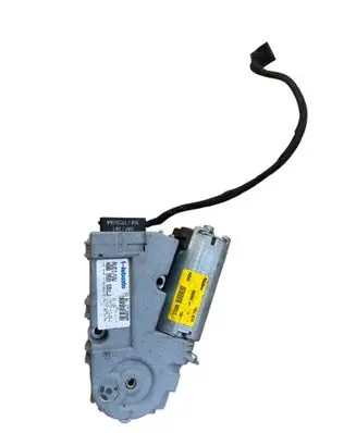 Volkswagen PASSAT B6 Sunroof motor/actuator 4B0959591J 1712080A
