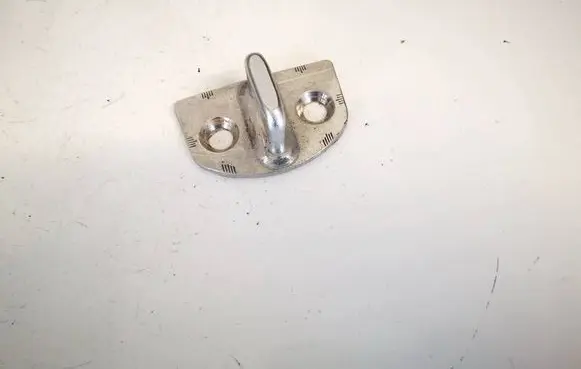 Skoda Fabia Mk1 (6Y) Front door lock loop/hook striker 1u0837033b