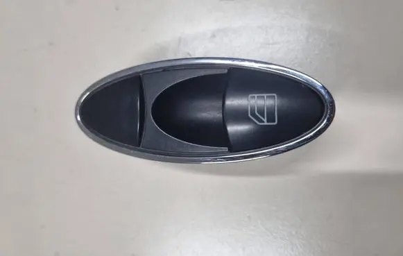 Mercedes-Benz E W211 Electric window control switch A2118211351
