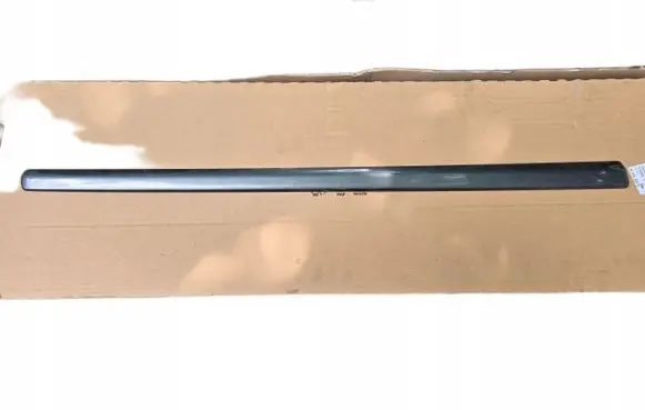 Toyota Corolla E120 E130 Front door trim (molding) 7573202190