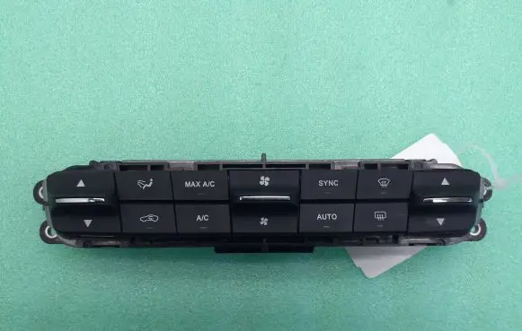 Maserati Levante Climate control unit 06700749200 839052Z