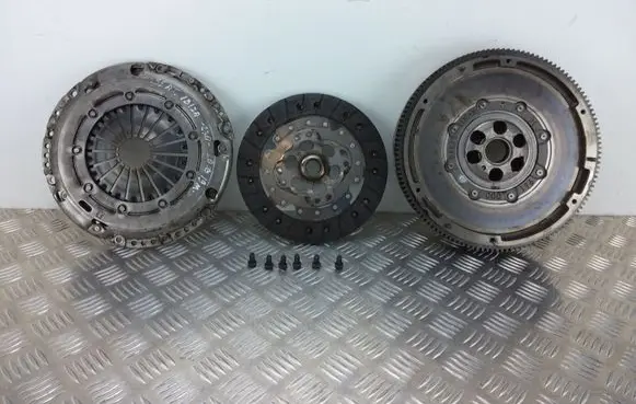 Seat Ibiza V (KJ) Clutch set kit 04C141031H 04C141025R 04C105266F