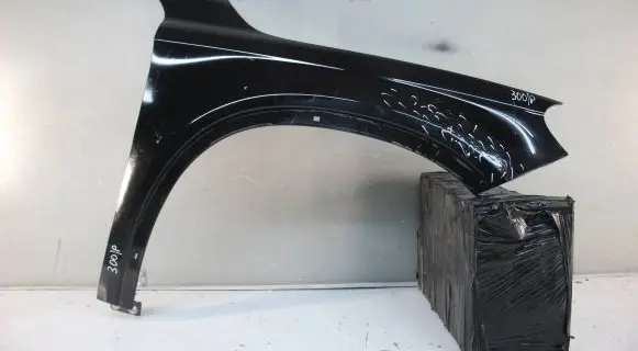 Mercedes-Benz GLA W156 Fender mounting bracket A1568810201 09152B A1566810201