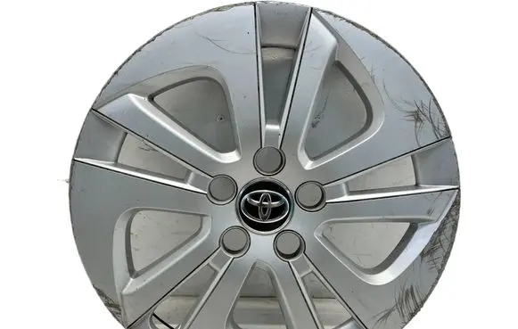 Toyota Prius (XW50) R16 wheel hub/cap/trim 