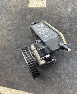 Opel Vectra B Power steering pump 90576809