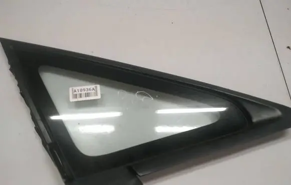Mazda Premacy Front triangle window/glass as2