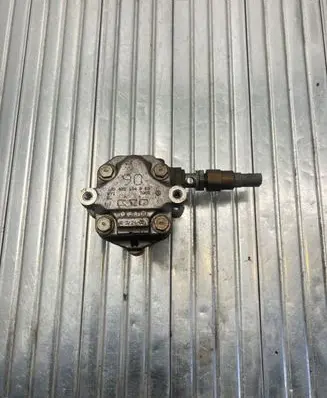 Volkswagen Golf V Power steering pump 1J0422154B
