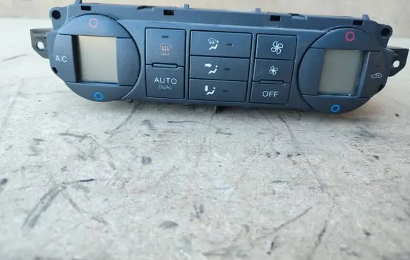 Ford Focus C-MAX Climate control unit 3M5T18C612AH