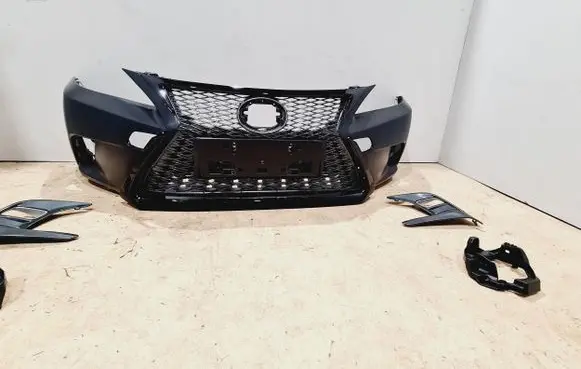 Lexus CT 200H Front bumper 5211948760 5315576060