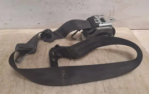 Audi A3 S3 8P Front seatbelt 604183500