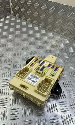 Hyundai Santa Fe Fuse module 919502W530