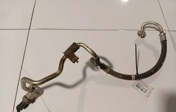Air conditioning (A/C) pipe/hose