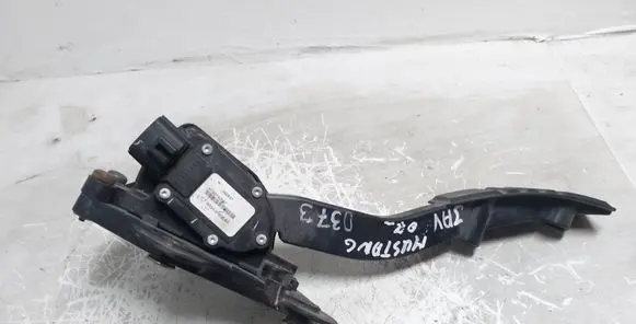 Ford Mustang V Accelerator throttle pedal 8R3A9F836BA