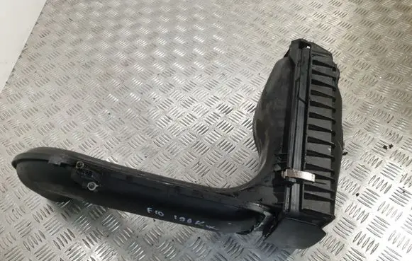 BMW 5 F10 F11 Air filter box 8507565