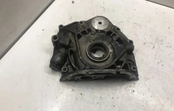 Audi A6 S6 C5 4B Oil pump 074115109C