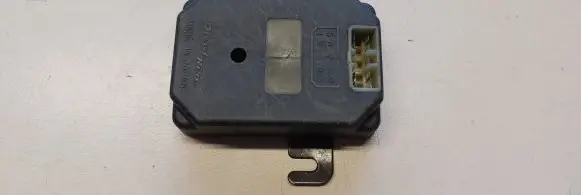 Isuzu Trooper Glow plug pre-heat relay 8942235022 4079003052