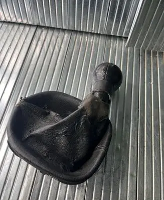 Volkswagen Caddy Gear lever shifter trim leather/knob 1T0711456