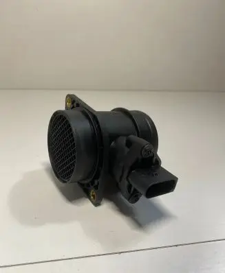 Volkswagen Golf IV Mass air flow meter 0280217121