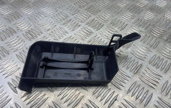 BMW 5 G30 G31 G38 Bottom radiator support slam panel 13808615 PA66GF30