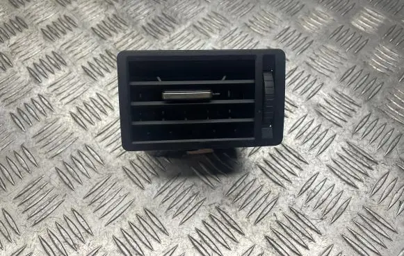 Ford Focus C-MAX Dashboard side air vent grill/cover trim 3M51R018B09