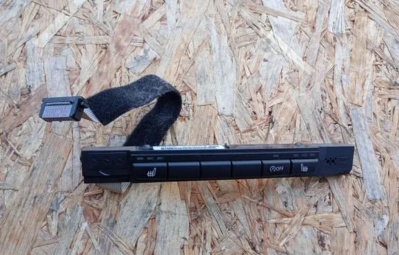 BMW 1 E81 E87 Seat heating switch 6970920 03744651