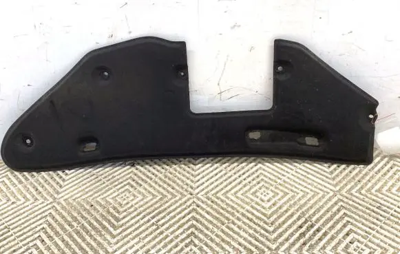 Engine bonnet/hood sound/heat insulation