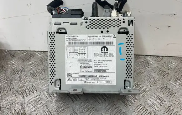 Fiat Tipo Navigation unit CD/DVD player 00521097540