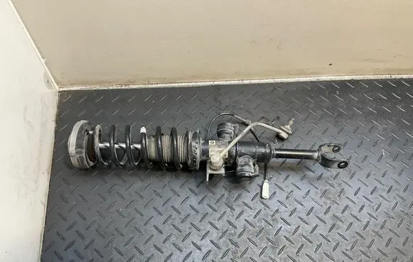 BMW 7 F01 F02 F03 F04 Front shock absorber with coil spring 6863148 10541310C F01V214VA