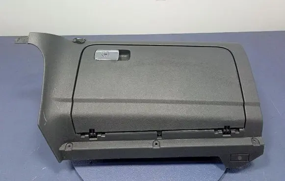 Volkswagen Golf IV Glove box 1K1857290