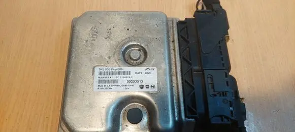 Fiat 500L Engine control unit/module ECU 55253513 MJD8F3.X1 HW10L