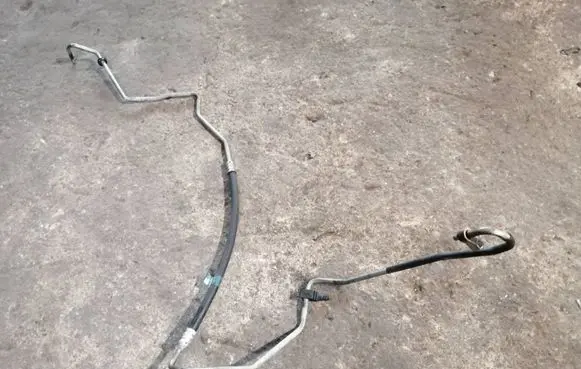 Buick Encore I Gearbox oil cooler pipe/hose