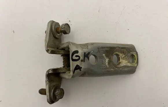 Mitsubishi Grandis Rear door lower hinge