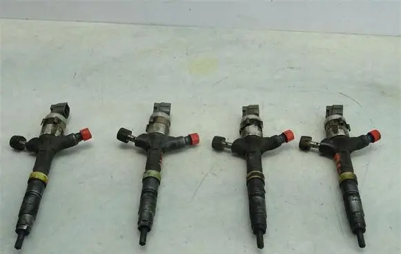 Toyota Corolla E120 E130 Fuel injectors set 23670-27020