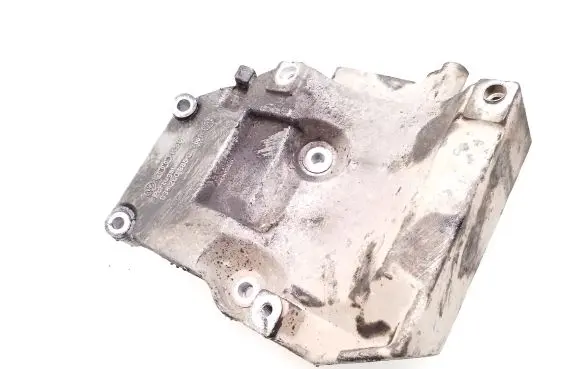Audi A4 S4 B6 8E 8H Engine mounting bracket 038260885C
