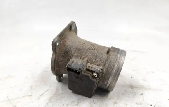 Audi A4 S4 B5 8D Mass air flow meter 037906461B