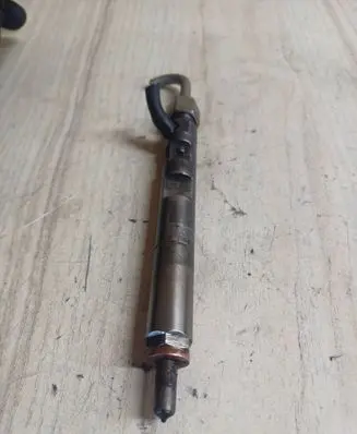 Renault Clio III Fuel injector