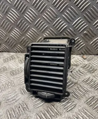 Hyundai Getz Dash center air vent grill
