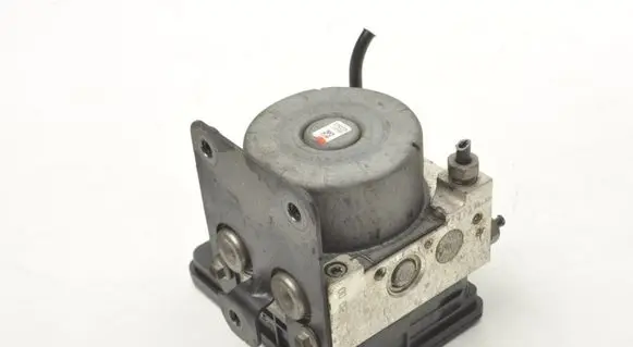 Ford Fiesta ABS Pump D1B12C405AF