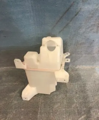 Suzuki Swift III Windshield washer fluid reservoir/tank 3840052R0