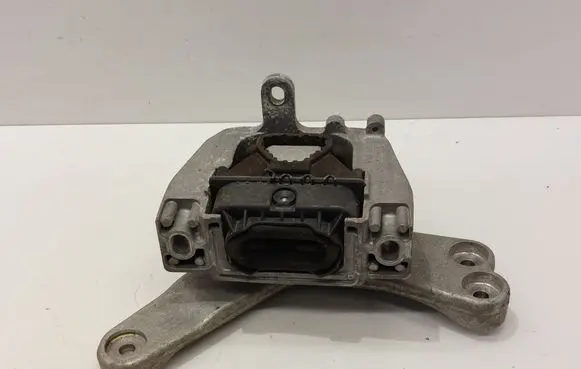 Volkswagen Jetta VI Engine mount bracket 5Q0199262CM